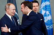 Путин към Макрон: Слушай ме много внимателно. Чуваш ли ме добре?