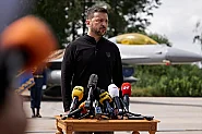 Какво означава предупреждението на Зеленски да „затвори небето“ над Русия?
