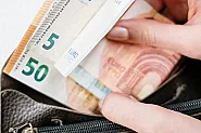 Синдикати и работодатели се договориха по четири индикатора за минималната заплата