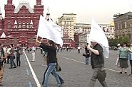 Бяло знаме над Кремъл: Путин говори за победа, както Хитлер, преди да падне Берлин