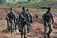 Хърватия ускорява превъоръжаването заради Сърбия
