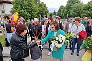 Нинова в Ковачевци: Ще направим преизчисляване на пенсиите и необлагаем минимум за млади семейства