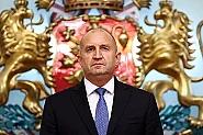 Румен Радев подава оставка утре, готви се за изборите