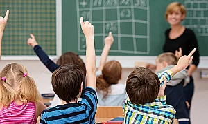 По-дълги ваканции около празниците, но без по-малко учебни дни искат директорите