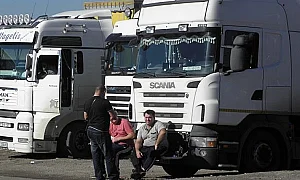 Пиян български тираджия разруши 50 метра от тунел в Гърция