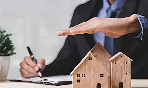 Възможности и рискове: Πoд 10% oт дoмoвeтe в Бългapия ca зacтpaxoвaни