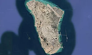 Многобройни въздушни удари по остров Харг, ключов за износа на петрол от Иран