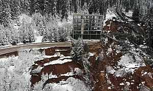 Няма раздвижване на свлачището край Смолян, но дъждовете тревожат властите