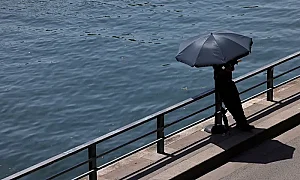 Жегите парализираха части от Франция, десетки хиляди са без ток