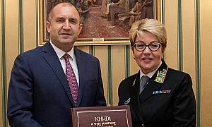 Митрофанова поиска дела, не думи. Първото голямо решение на Радев направи точно това