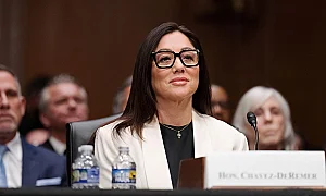 Оставка в кабинета на Тръмп, министър под разследване за скандали