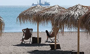 23 евро за чадър и шезлонг на българското Черноморие