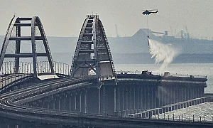 Пореден удар за Москва: Украинската армия взриви ключов железопътен мост в Крим