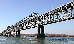 Затвориха изцяло Дунав мост при Русе заради финалния етап от ремонта