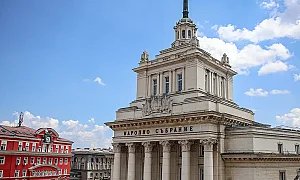 Първи данни от вота: Шест партии в 52-ия парламент