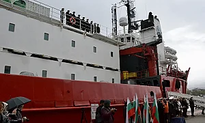 Варна посреща полярните ни герои: НИК 421 акостира след 34-тата експедиция