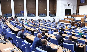Парламентът ще гласува поемането на нов дълг до 3,8 млрд. евро