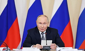Отричане на кризата и натиск на фронта: Чуждите медии за речта на Путин