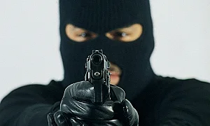 Злато, оръжие и фентанил: Обир в пловдивско село завърши с полицейска засада