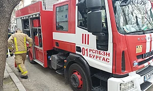 Вчера Банкя, днес край Созопол: Гори боклукът на три общини
