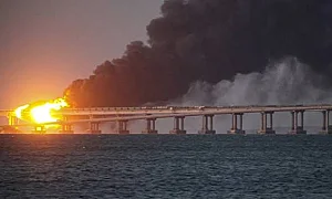 Украйна променя войната, бавно поставя Крим под обсада