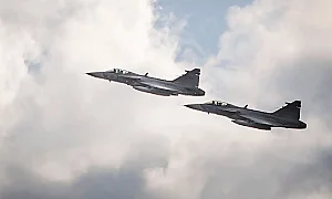 Швеция дава 16 изтребителя Gripen на Украйна. Защо това променя въздушната война?