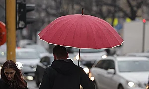 Облачна и дъждовна събота