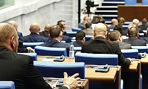 Реалното възнаграждение на депутатите може да достига 10 хиляди евро