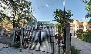 12-те сгради в Баба Алино, които трябваше да бъдат съборени, остават. Засега