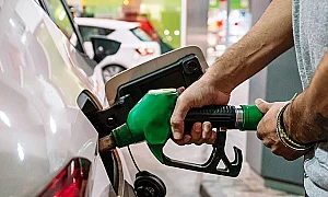 Дизелът поевтиня до 1.59 евро за литър