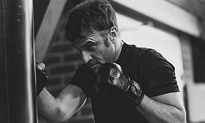 Снимки на боксиращия се Макрон повдигат вежди, след като се обяви срещу Путин