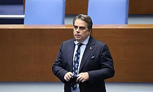 ВКС реши: Асен Василев ще отговаря за фалита на „СТВ Консълтинг“