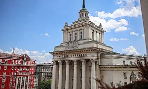Бюджет 2026: Спорна промяна може да удари работещи студенти, родители и хора с увреждания