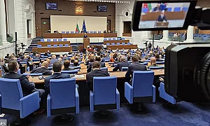 След 11 часа дебати: НС прие новия правилник