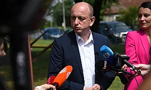 Кнежевич се зарече, че няма да допусне сърбофобия и русофобия в Черна гора