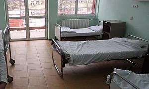 340 болници, 426 млн. евро дългове и система, която се бори за оцеляване