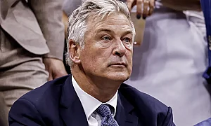 Кошмарът на Алек Болдуин продължава: Съдът допусна нов иск за фаталната стрелба