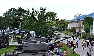 С изложбата „Калейдоскоп на паметта“ ВИМ отбелязва 110 години