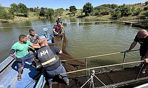 С лодки и тежка техника: Иззеха незаконно ползвана част от язовир „Ахелой“
