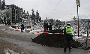 Кметът на Смолян обяви бедствено положение заради свлачището на пътя за Пампорово