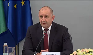 Морковът, тоягата и фискалният фалит: Какво всъщност ни каза премиерът?