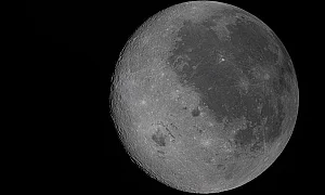 За пръв път виждаме едновременно близката и далечната страна на Луната