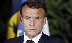 Франция отказа на Израел да прекарва военни доставки през небето ѝ