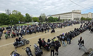 10 хиляди мотористи откриха мотосезона в София