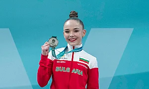 Стилияна Николова със сребро за България на Европейското по художествена гимнастика