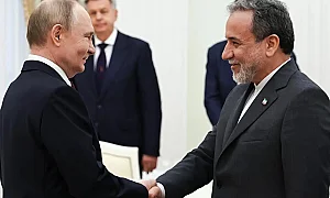 Абас Арагчи се среща с Путин, преговорите между САЩ и Иран буксуват