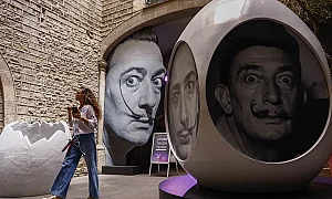 Над 300 творби на Салвадор Дали пристигат в Перник