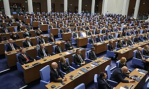Парламентарен контрол: Трима министри ще отговарят на въпроси на депутатите