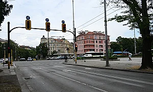 Поставят колчета на Орлов мост – ще ограничават неправомерното движение