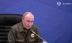Путин омаловажи ударите по рафинериите, но Русия остава без гориво